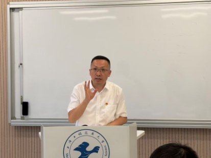 名思政教师进行了说课展示