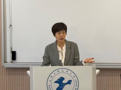 用鲜活案例讲深讲透理论知识